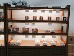 面包甜点陈列柜-老大昌(打浦路店)