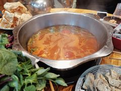 红酸汤锅-苗阿哥