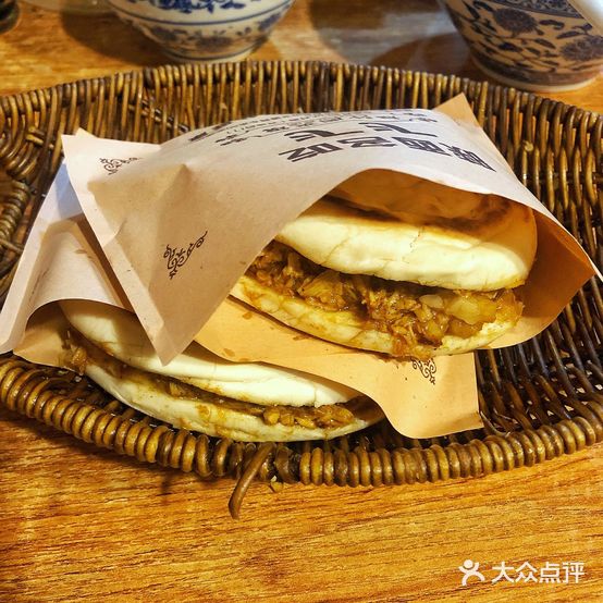 飞飞腊汁肉夹馍·螺蛳粉(百盛店)