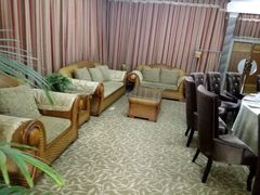 -红栌温泉山庄生态美食餐厅