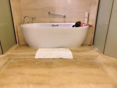 -成都保利公园皇冠假日酒店(熊猫基地店)