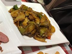 地三鲜-东北哈尔滨酱骨头馆房掌柜铁锅炖