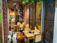 -野山舂·贵州现舂酸汤火锅(鸿通城店)