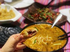 -香巴拉云南餐厅(华莱坞店)