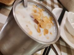 蛋白杏仁奶茶-新大咀港式茶餐厅(宝山万达店)