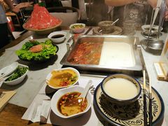 -尚尚仙·酸汤猪手·猪肚鸡火锅(华联万柳购物中心店)