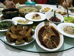 -侬佳蒸菜馆(听潮店)