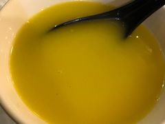 浓厚原只鸡煲花胶汤-鲜入围煮花胶鸡海鲜火锅