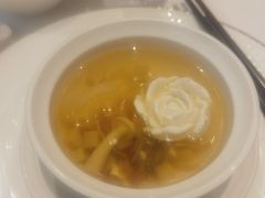 清鸡汤炖玫瑰鱼圆-丽晶美庐·玉兰餐厅