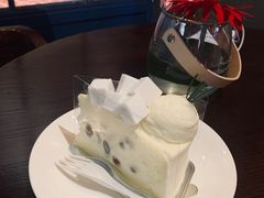 切块椰子香提蛋糕-黑草莓(重庆路店)