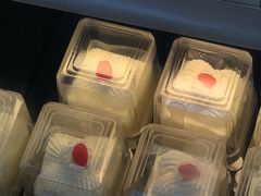 -红宝石·鲜奶小方·海派西点房(南丹店)
