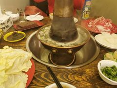 -洞庭洲·防空洞火锅·烧烤·铜锅涮肉(新百广场店)