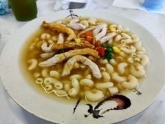 肉絲湯通粉-金多乐茶餐厅