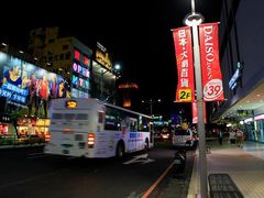 -六合夜市