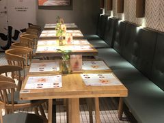 靠窗位-炖物24章·顺时轻养茶(杭州保利时光里店)
