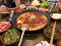-黄潇洒老火锅(九眼桥宏济巷店)