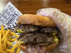 -TRIPS BURGER(大钟寺店)