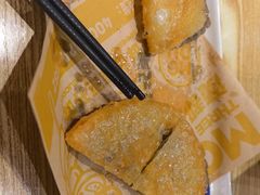 -魔都三兄弟·酸辣粉·小面炸串(虹桥万科店)