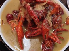 -虾弄弄海派小龙虾·牛羊蝎子火锅