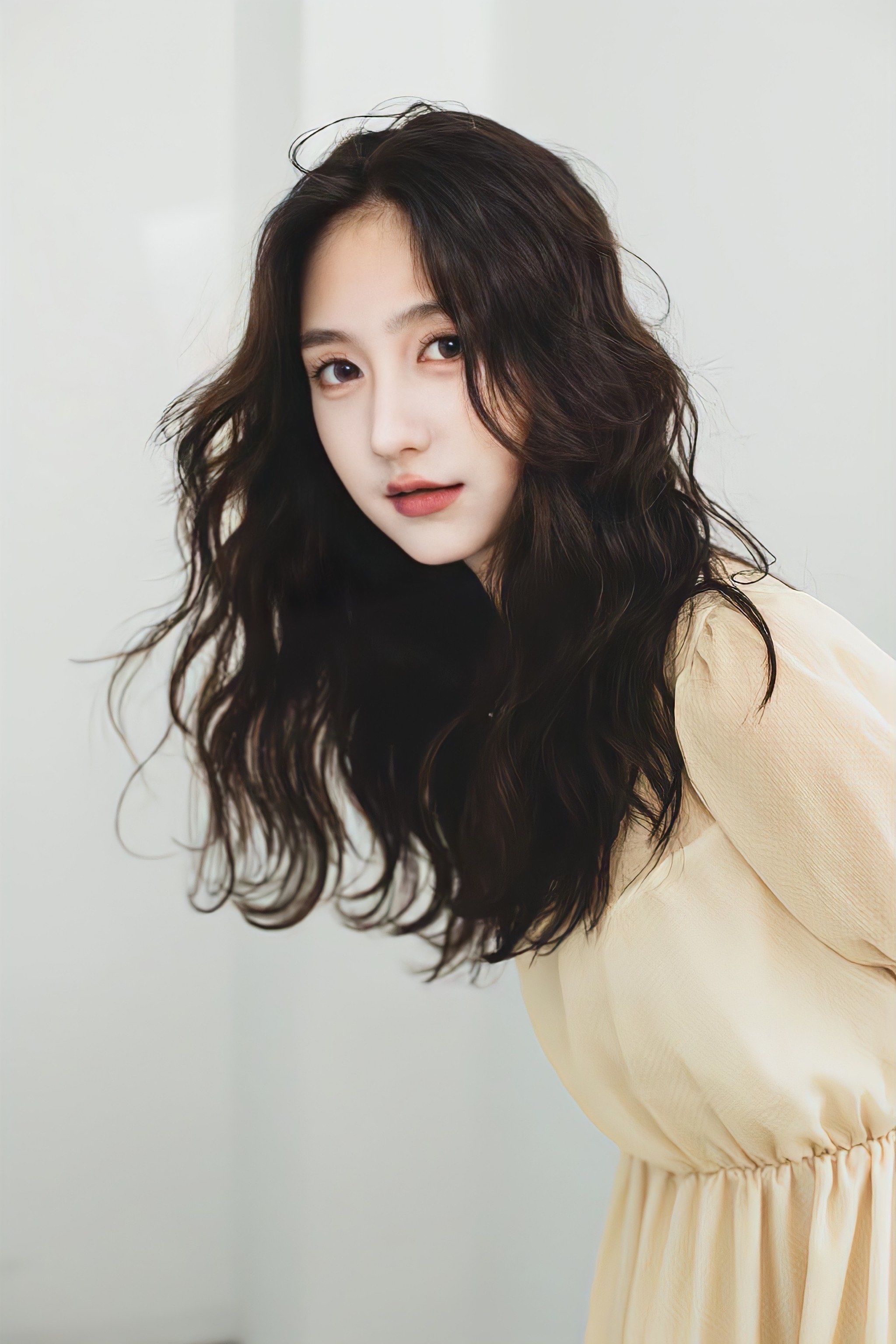 长发女生一定要尝试的神仙烫发~韩系大波浪
