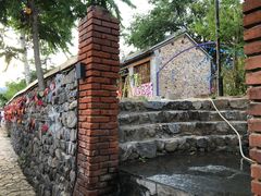 -百里峡七彩艺术小镇