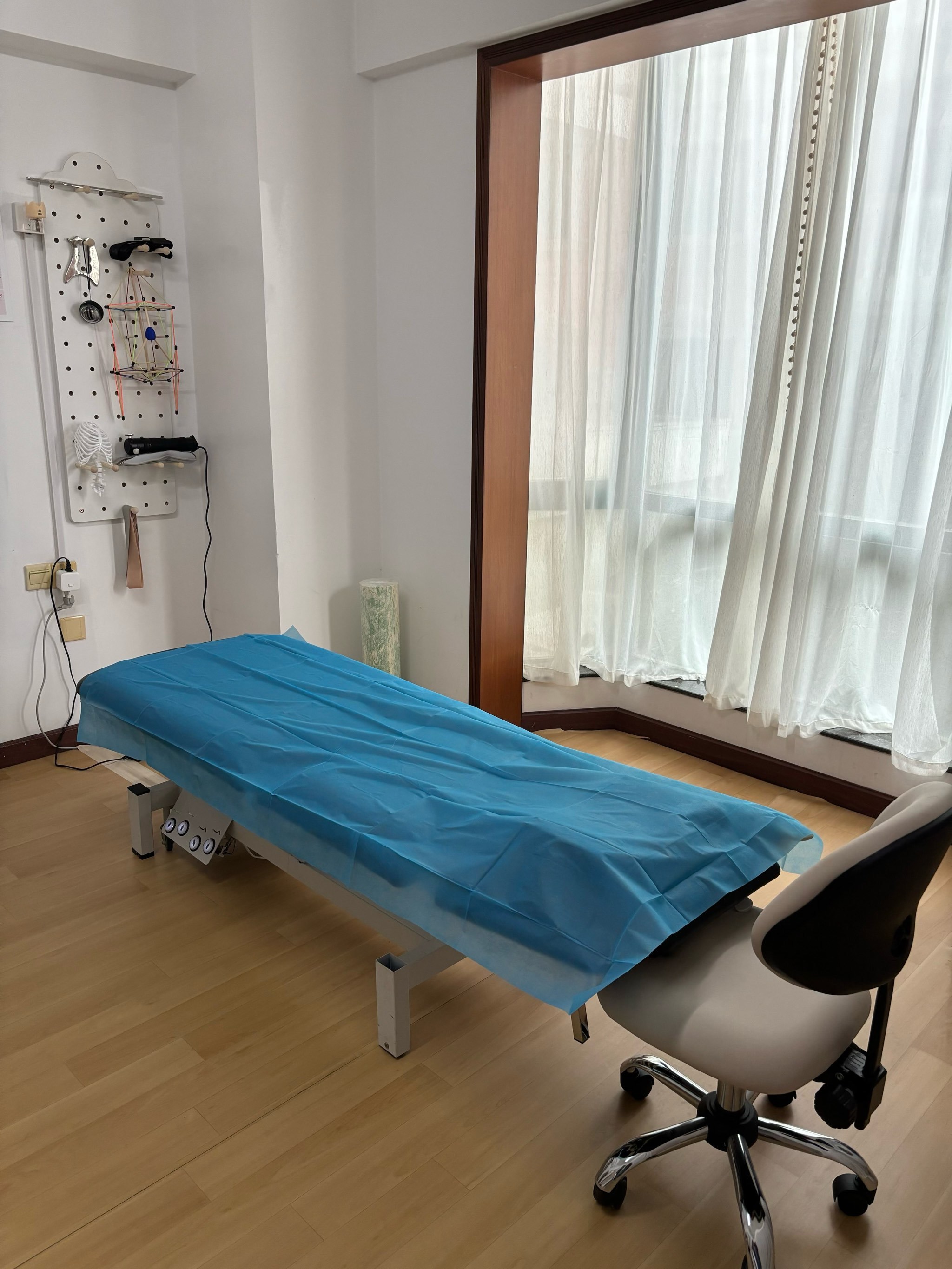 👩🏻‍⚕️说:多做这个,可以改善大小脸