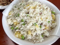洋芋火腿豆闷饭-嘉里饭庄