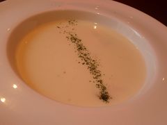 奶油蛤蜊巧达浓汤-卡本妮法餐厅·北京和平宾馆