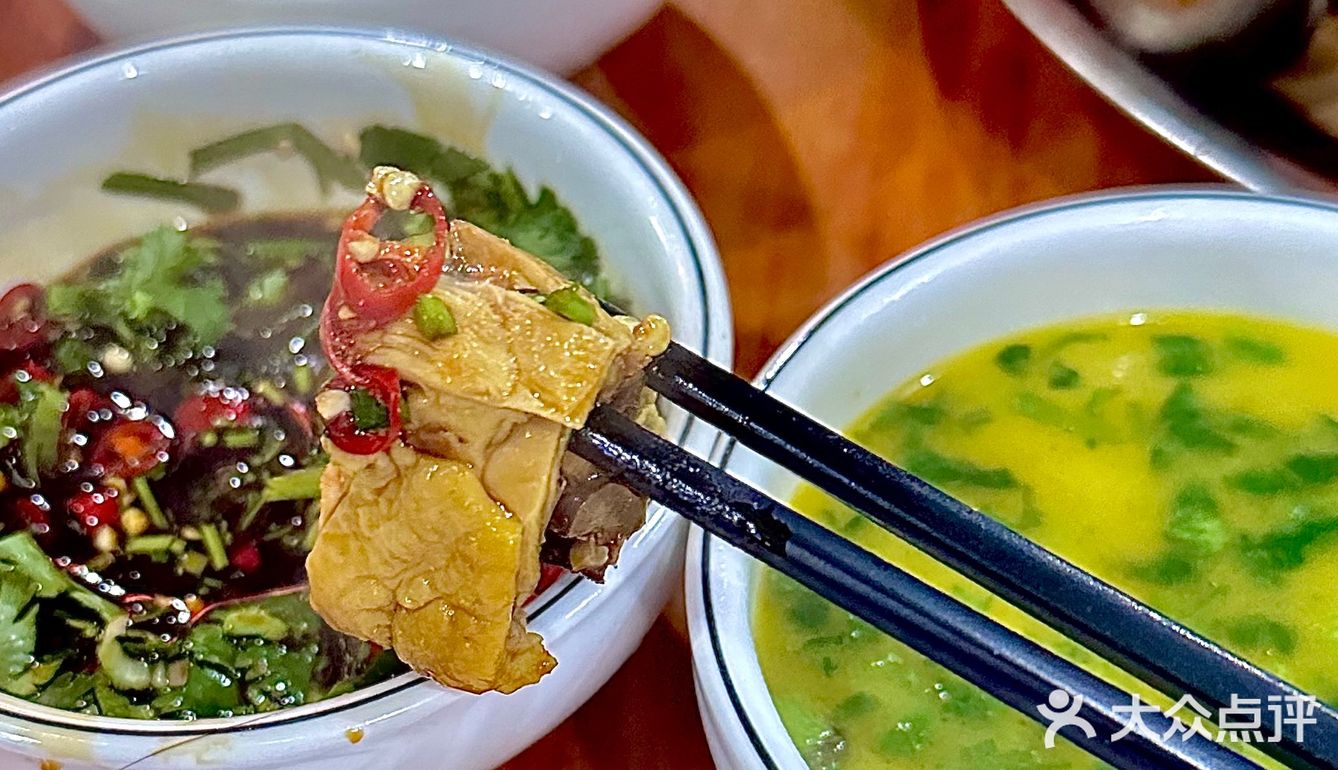 洛阳人均不到30一锅的花胶鸡