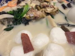 精品八宝鱼头王-山外山菜馆(玉泉路店)