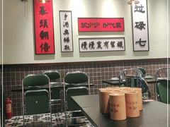 大堂-何妹湿辣牛肉·粤式烧烤砂煲(桂雅路店)