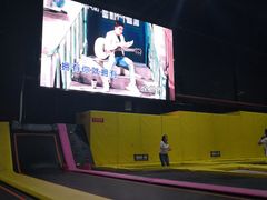 -嘿哟动霸CHUA·新潮玩运动娱乐中心·蹦床滑冰团建乐园