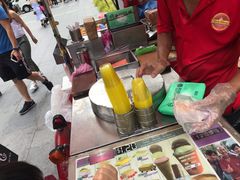 -詹爷爷乌节路街头冰淇淋