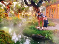 -Chom Cafe and Restaurant