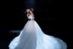 -雪中彩影婚纱摄影·微光艺术中心