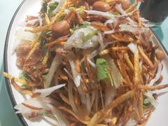 三丝爆豆-鱼窝棚柴火铁锅炖(富山屯店)