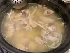 -东椰·海南椰子鸡火锅(朝阳门店)