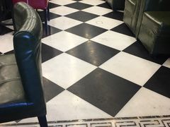 -愉肴麻辣香锅(中山路店)