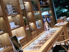 -宝丽眼镜(湖墅店)