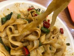 -顺溜·手工刀削面·黑金店(铜锣湾店)