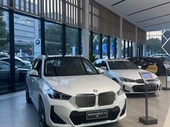 -上海宝信宝马4S店