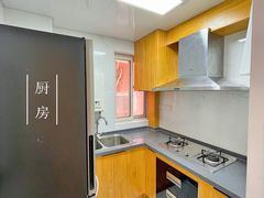 -陆家浜路(地铁站)
