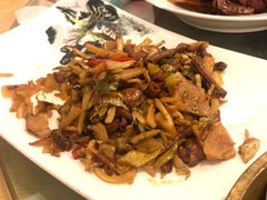 酸菜炒鹅肠-和膳居饮食有限公司