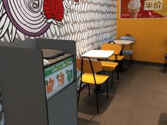 用餐区-麦当劳(皇岗路店)