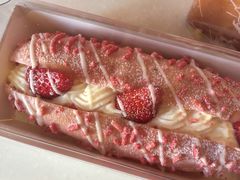 草莓魔法棒-爱纶蛋糕(山东路店)