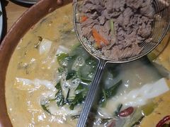 -洱火云南酸菜牛肉火锅(石景山当代商城店)