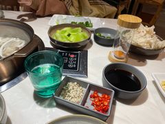 -喃喃椰·糟粕醋·椰子鸡火锅(七堡花园店)