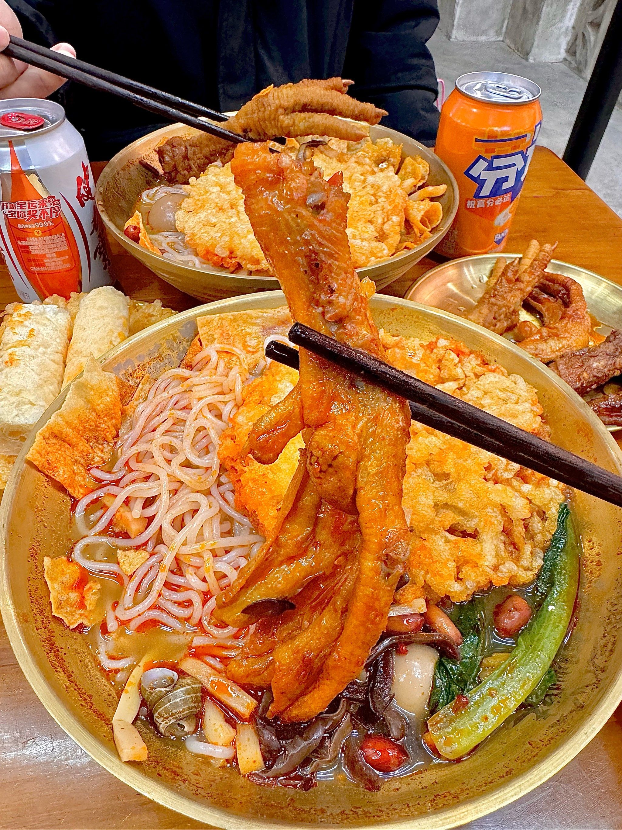 我在武汉挖到一家螺蛳粉 "宝藏店" 啦!