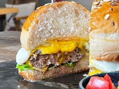 -HIGH FIVE哈福手工汉堡(桂林路店)