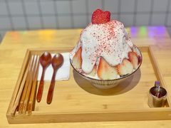 草莓生乳冰-怪物的冰与火(天虹商场中山路店)